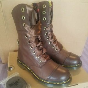 Women's Dr. Marten Aimilita Boots size U.S. 8
